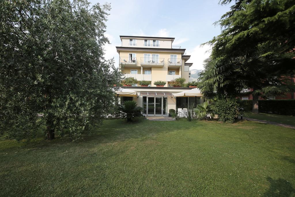 Hotel Villa Verde Торболе Экстерьер фото