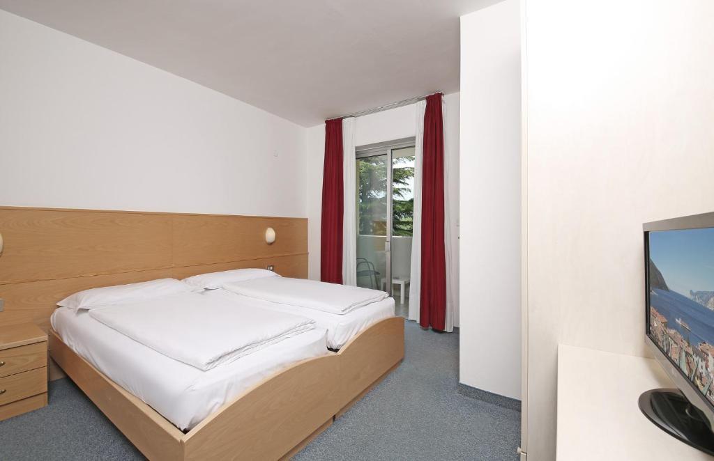 Hotel Villa Verde Торболе Экстерьер фото